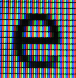 close-up picture of subpixels on the letter e